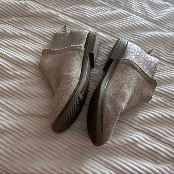 Tom’s Glitter Back Booties - Picture 2 of 7